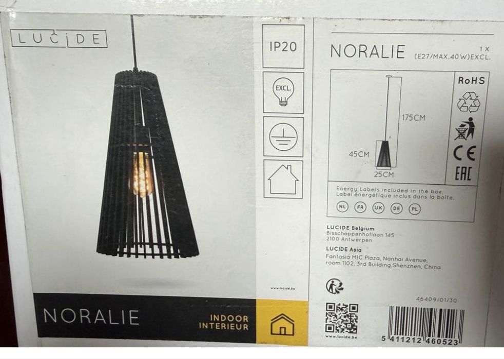 Candeeiro de teto novo