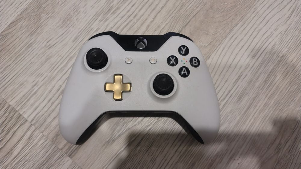 Kontroler Xbox Lunar White