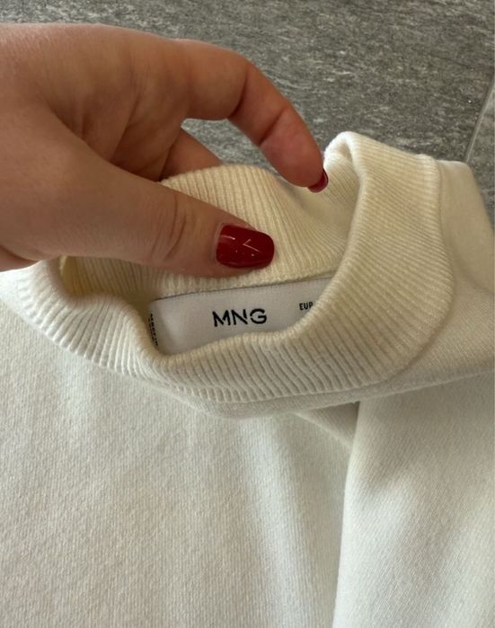 Светер жіночий бренду Mango