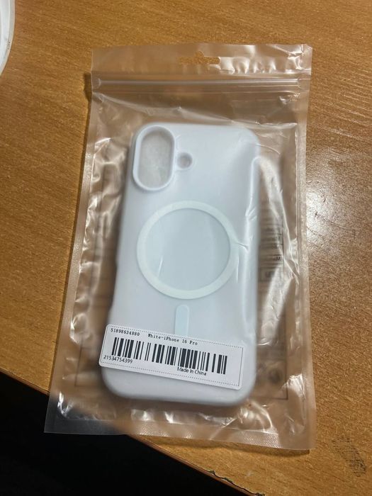 Чохол на айфон 16