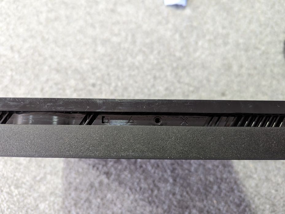 PS4 Slim FFXV edition