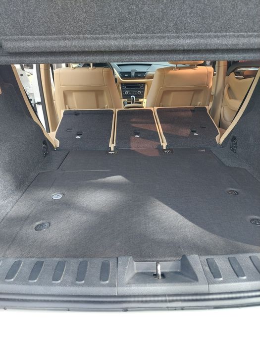 Продам bmw x1 2013