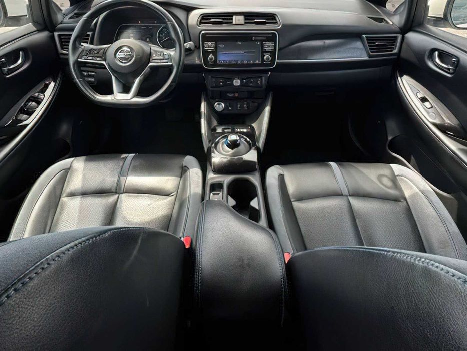 Nissan LEAF      2018