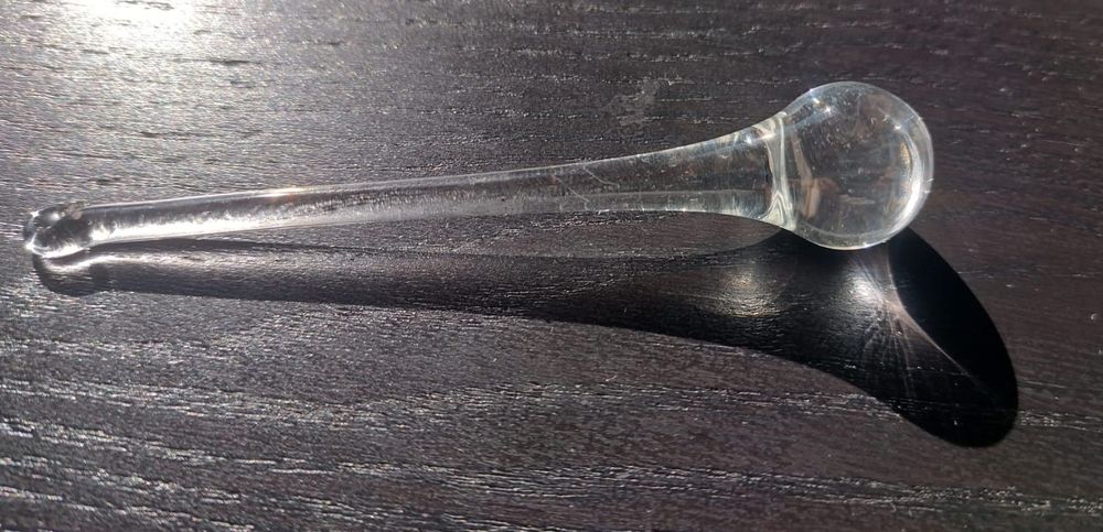 Szklane krople deszczu, przezroczyste szkło