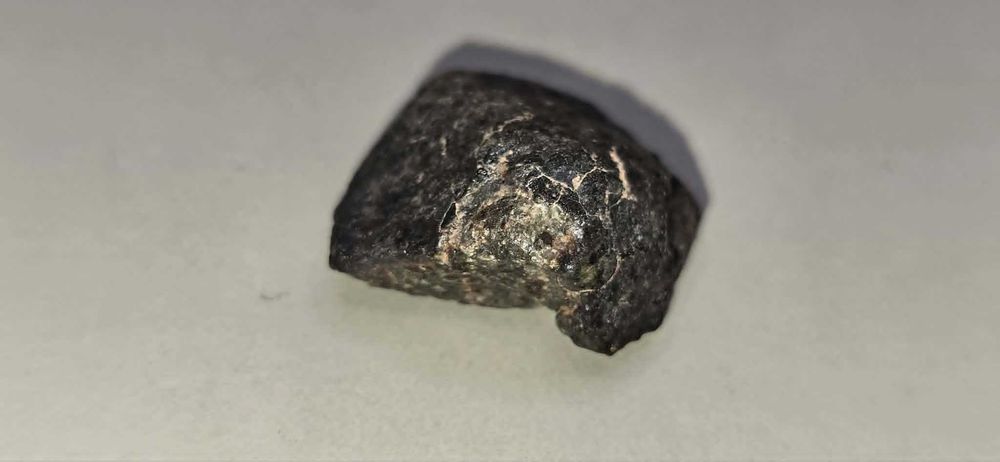 Meteoryt NWA 869  - 5,16g - chondryt L3-L6 + certyfikat