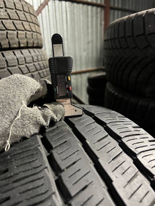 Pirelli 235/65/16c пара зимних шин