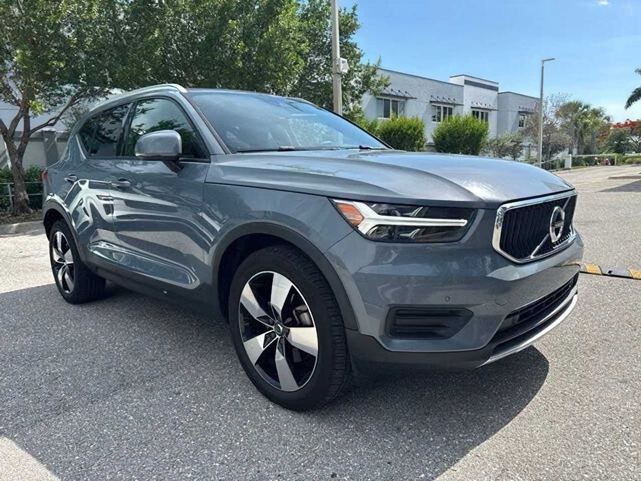 Volvo XC40      2020