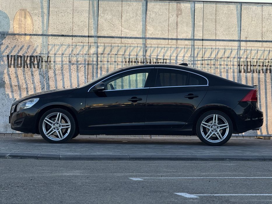 Volvo S60, 2011 року, 3.0 бензин, автомат, повний привід