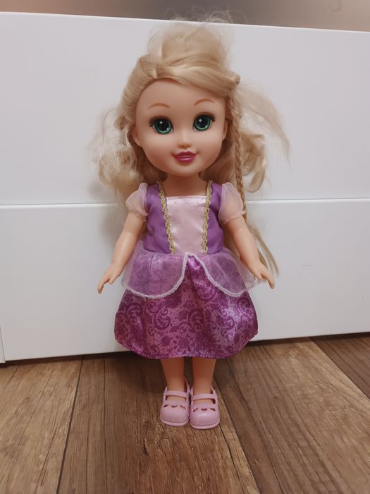 Duża lalka roszpunka