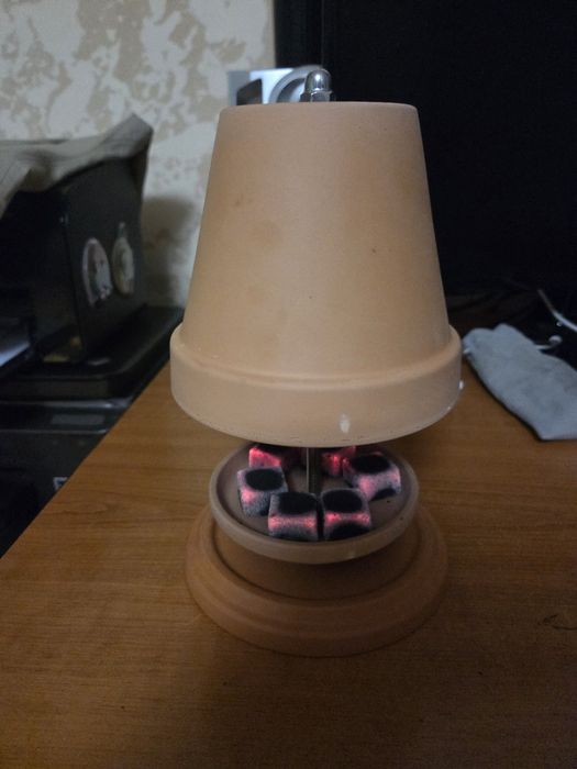 Портативний керамічний обігрівач на вугіллі