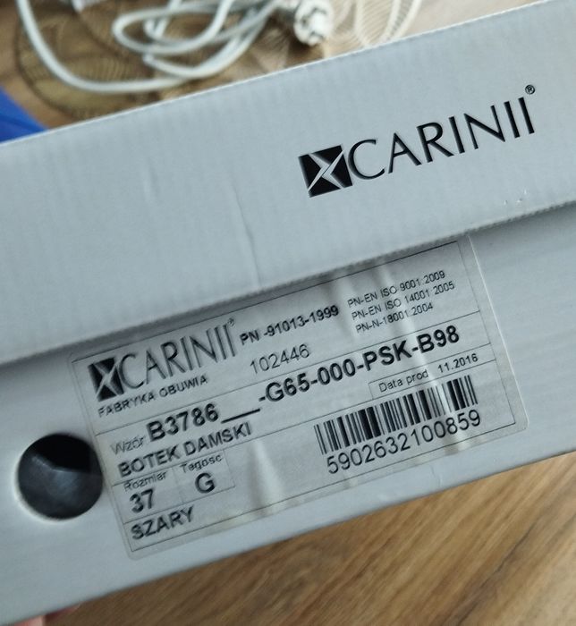 botki Carinii 37