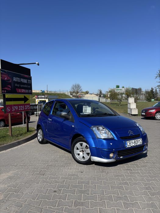 Sprzedam Citroën C2 z 2005 roku z niezawodnym silnikiem 1.4 diesel. Przebieg wynosi 243 000 km