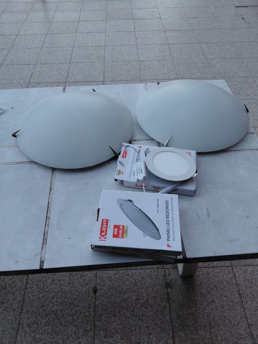Painel Led redondo e focos de teto