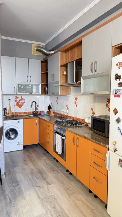 Продам 1 кім з ремонтом і меблями