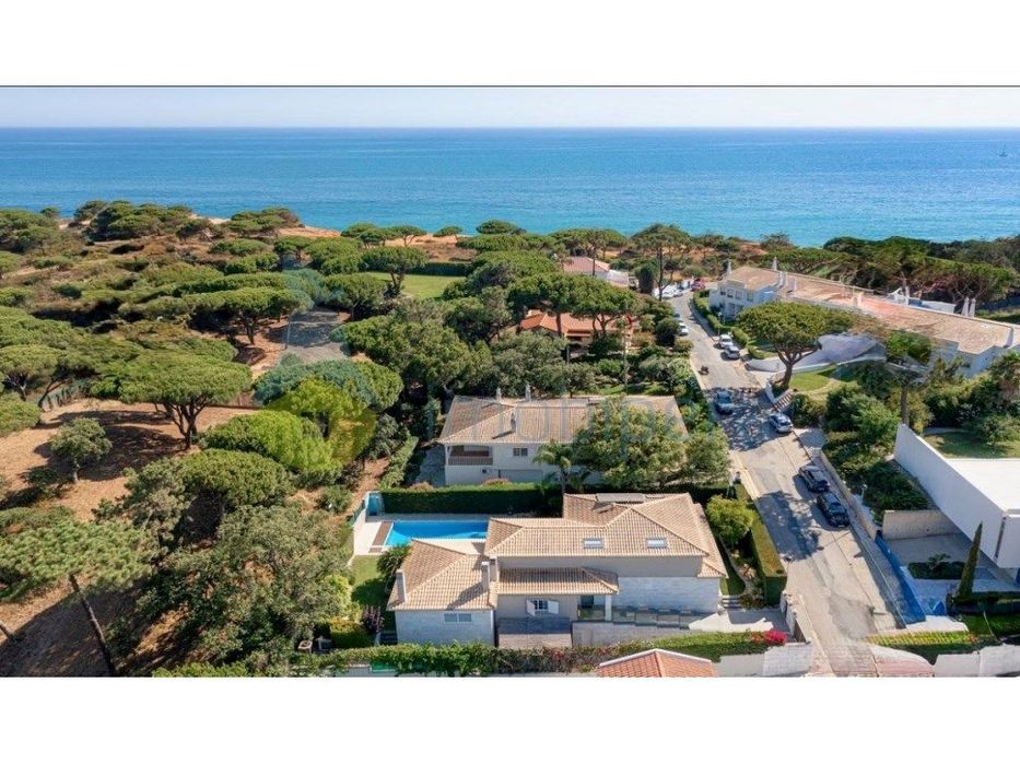 Moradia T5 na Praia da Falésia em Albufeira