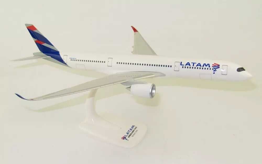 Avião de coleção - LATAM (Brasil) Airbus 350-900 com 33,4 cm