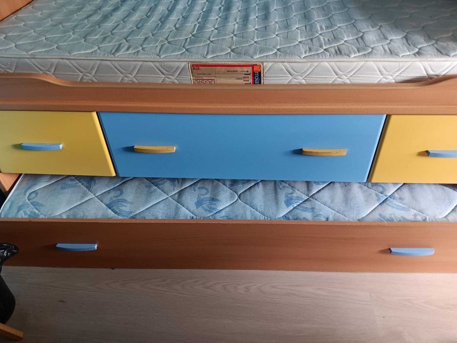 Vendo Cama Dupla com gavetões