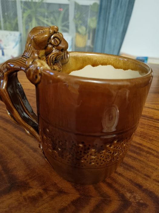 Vintage ceramiczny dzbanek kufel na piwo z diabłem uchwyt