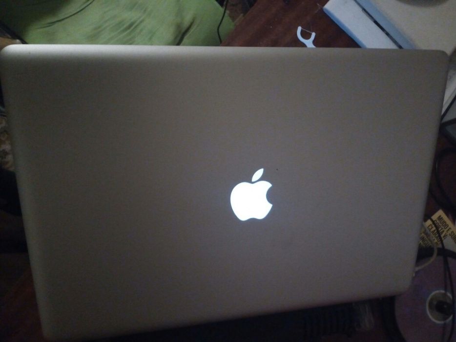 MacBook Pro 15-inch Laptop423437045250795523