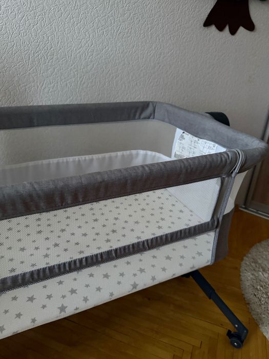 Kinderkraft приставне ліжечко nestle сіре