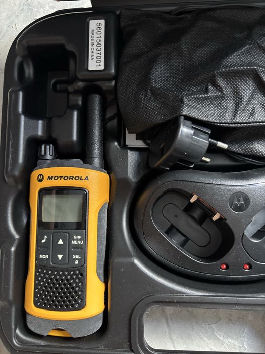Walkie talkies motorola