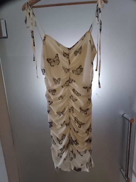 Sukienka w motylki