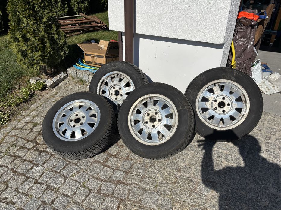 Opony z felgami Bridgestone zimowe kpl. 2023 rok