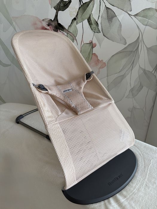 Leżaczek bujaczek babybjorn pearly pink mesh