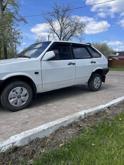 Продам ВАЗ 2109 бензин