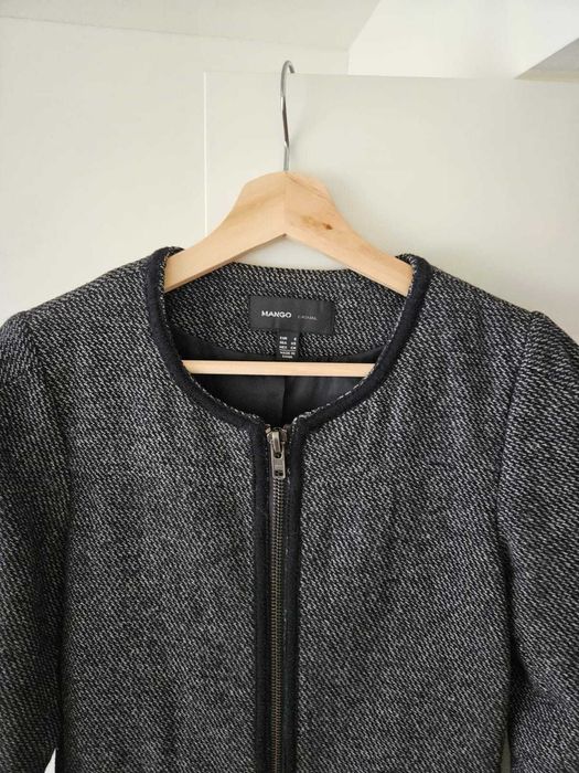 Casaco Estruturado Clássico com Fecho de correr