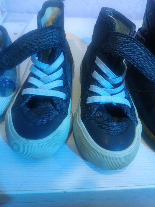 Продам детскую обувь