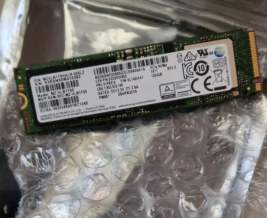 SSD nvme 1TB Samsung PM981(MZ-VLB1T00) в отличномсостоянии. Батареи YRDD6 WDX0R 33YDH AP21O8M АКБ в ноутбуки Dell MSI Acer
