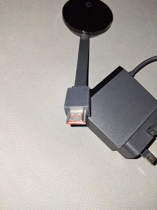 Chromcast  4K z podłączeniem na kabel