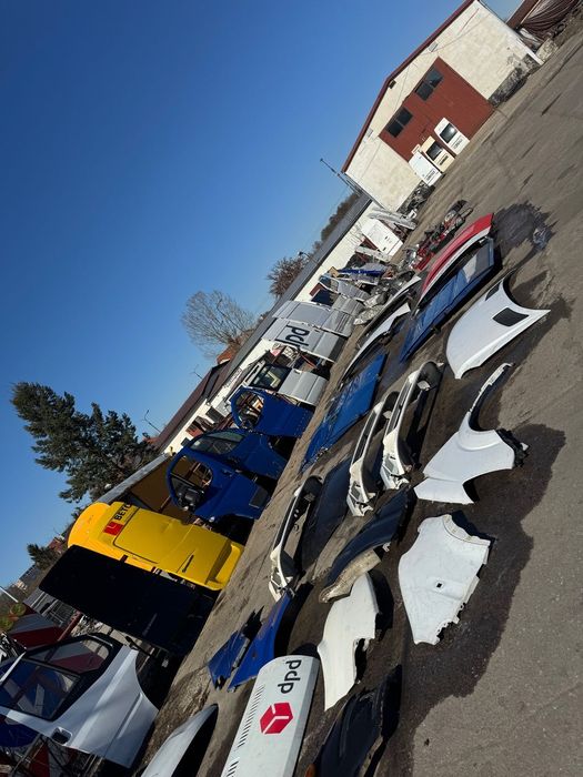 Renault master 2 drzwi prawe lewe przednie tylne tył przesuwne skrzydła z szybą Iveco daily białe brązowe