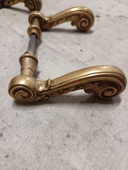 Sprzedam komplet klamek do drzwi