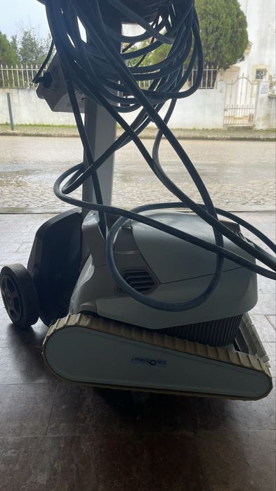 Robôt de limpeza de piscinas