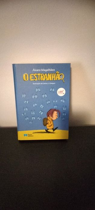 Livro O Estranhão