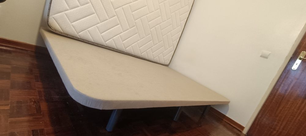 Cama casal+  colchão usada.