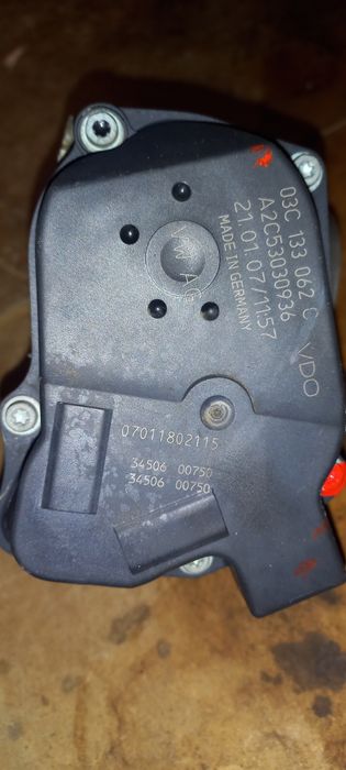 Kolektor wtryski przepustnica 1.4 16v skoda VW seat