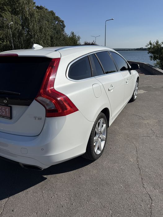 Volvo V60 T5 Platinum 2017