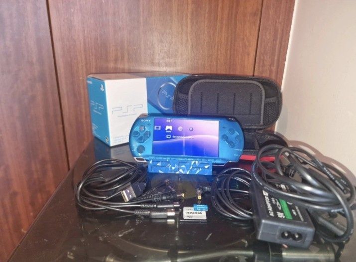 PSP 3000 Azul desbloqueada com caixa