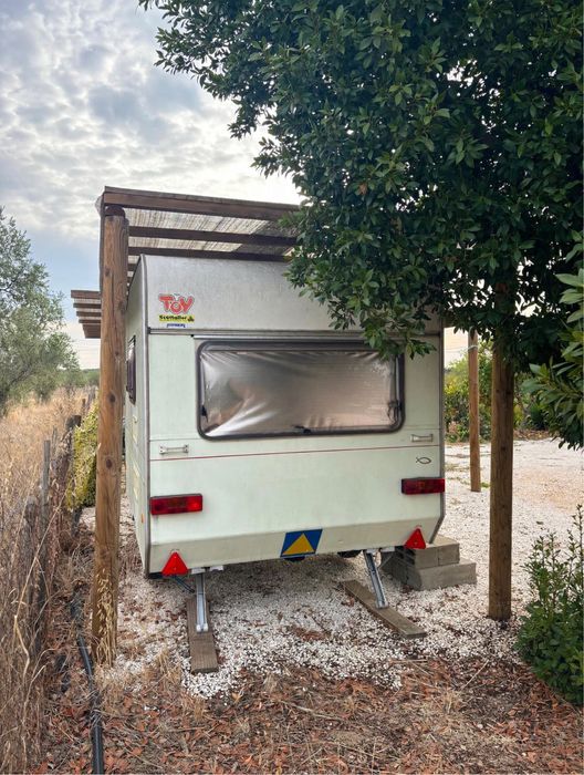 Caravana TOY Vintage 3 Lugares - Cozinha Equipada, Pronta a Viajar - Avis