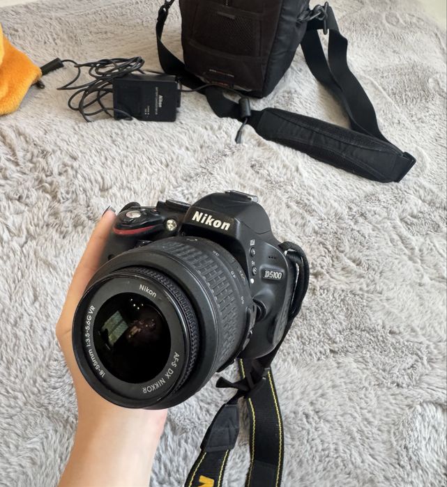 Фотоопарат NIKON D5100
