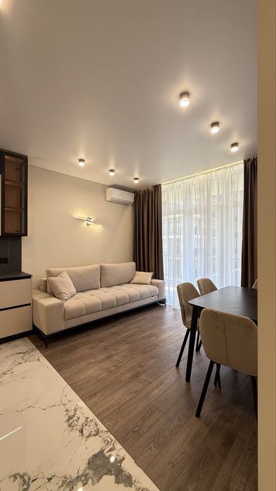 Оренда 2-х кімнатної Crystal.