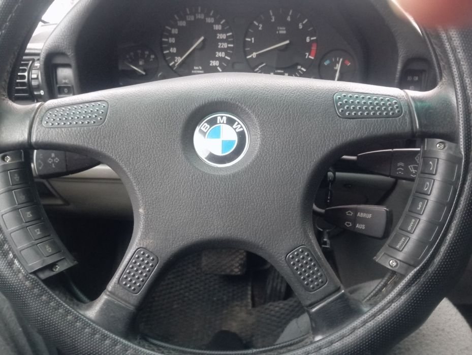Продам--обмін BMW E32