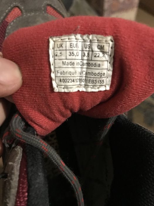 Кросівки- черевики, демисезонні ,  підросткові- розмір 35.