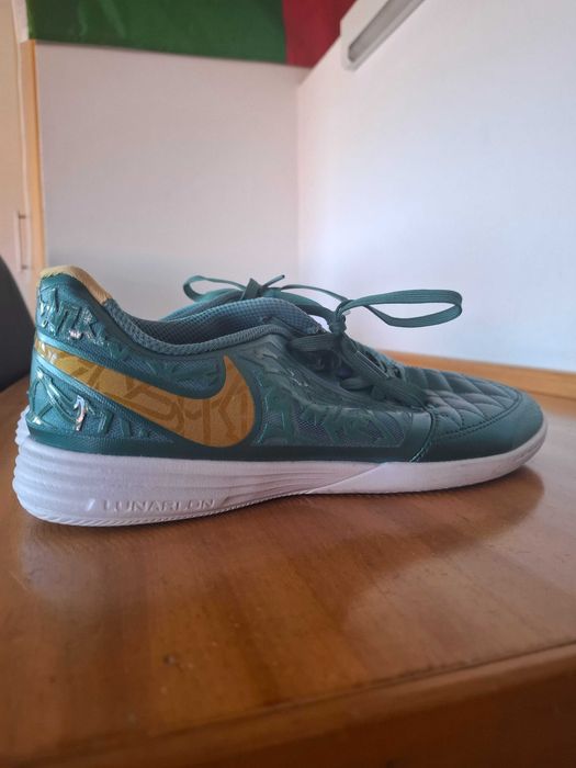 Vendo sapatilhas futsal gato II Nike