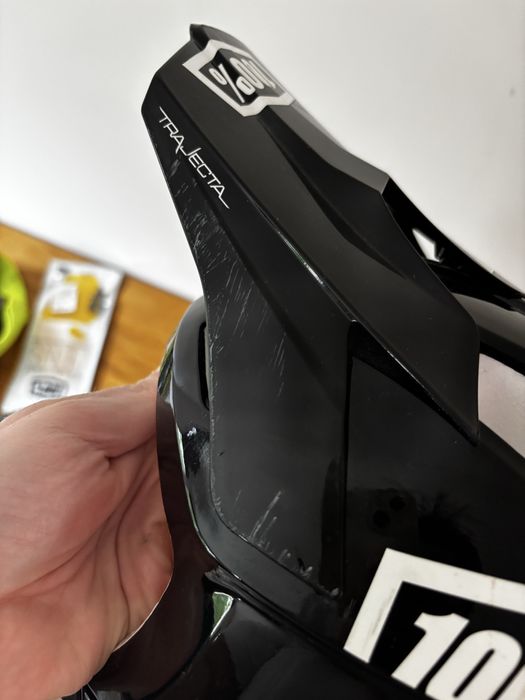 Kask fullface rower firmy 100% Trajecta + Gogle 100% Strata 2
