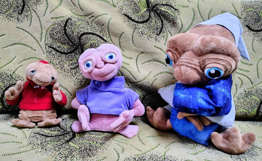 Інопланетянин  E.T. UNIVERSAL.