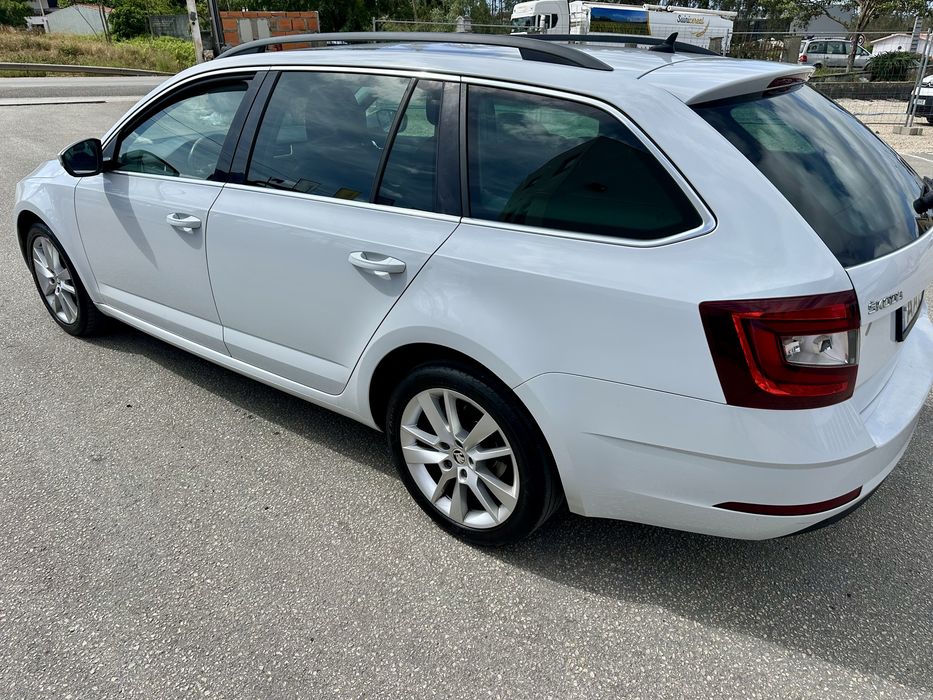 Skoda Octavia — fotografia 3